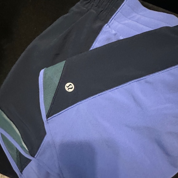 Lululemon hotty hot shorts - Picture 3 of 3